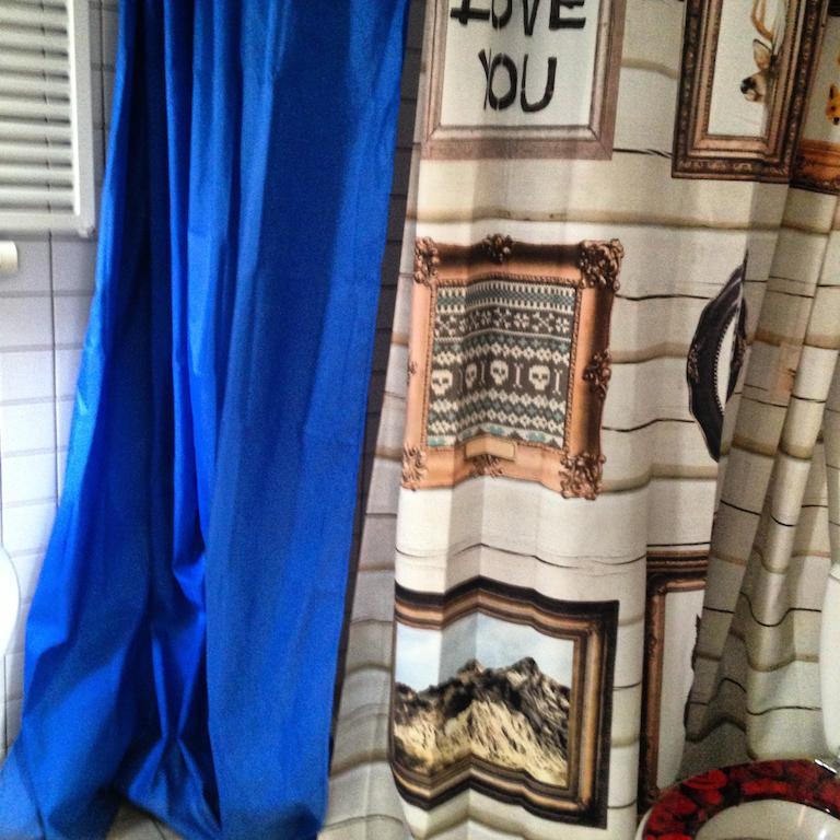 The Blue Sheep Bed & Breakfast Amsterdam Room photo